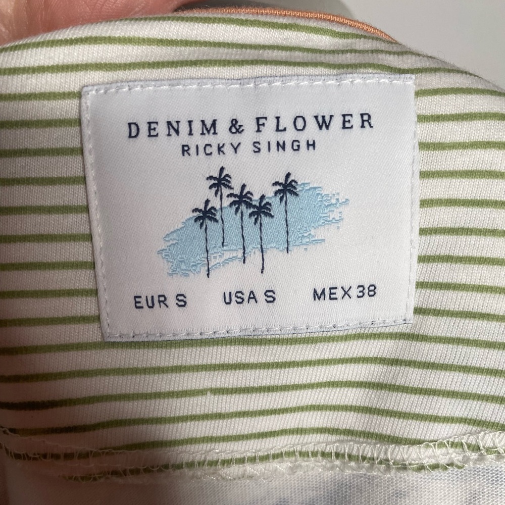 Denim & Flower Small Short Sleeve Tee - Picture 4 of 6